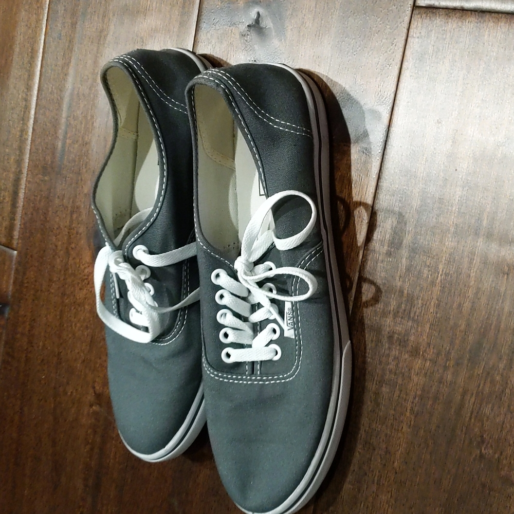 Vans - Picture 3 of 3